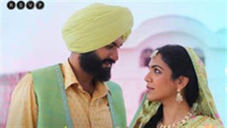 Let's get mesmerized on the tunes of endless love with the song 'Raanjhan' from the much awaited 'Bhangra Paa Le'!