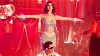 Disha Patani sets the temperature soaring with this new picture from Bharat