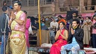 Divyenndu & Anshul Chauhan visit Varanasi to perform Ganga Aarti & seek blessings for their show ‘Bicchoo Ka Khel'!