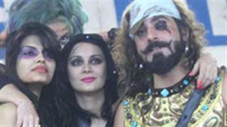 Praneet Bhatt is falling weak inside Bigg Boss