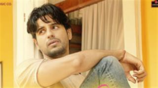 'Challon Ke Nishaan' song is out- A refrain melody song about love & severance starring Sidharth Malhotra & Diana Penty!