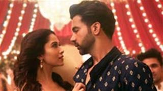 Ahead of the world premiere of Chhalaang, creators unveil another foot tapping dance song 'Deedar De'!