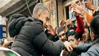 Fans galore on Dangal sets!