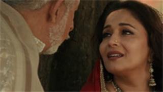 फ़िल्म समीक्षा: ​फ़िल्मी मसालों से दूर एक मनोरंजक फ़िल्म है ​ 'डेढ़ इश्किया'