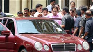 Dilip Kumar gets discharged from Mumbai hospital