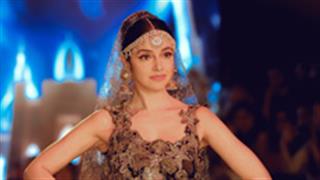 The stunning Divya Khosla Kumar walked for a final show at fashion week in Delhi