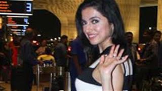 Spotted! What's Divya doing at airport?