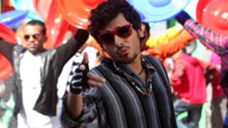 Divyendu displays poetic side in 'Chashme Buddoor'