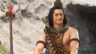 SRK turns guru for Mohit Raina