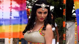 First Look: Yana's Holi Item number in 'Dussehra'