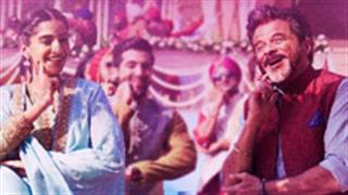 This Lohri groove to the Punjabi beats of 'Ishq Mitha' from Ek Ladki Ko Dekha Toh Aisa Laga