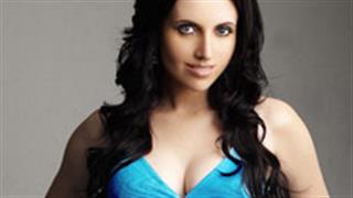 Elena Shev the new blue eyed beauty romances 'Bad' Randeep