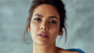 Esha Gupta's pens a thankyou note for a pipe!