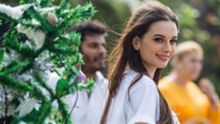 Fashion activist Evelyn Sharma enjoys the German Christmas markets with her family!