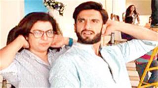 Ranveer or Farah - Who does the 'Tatad Tatad' step better?