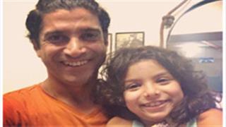 Doting dad! Farhan Akhtar shares selfie with daughter Akira