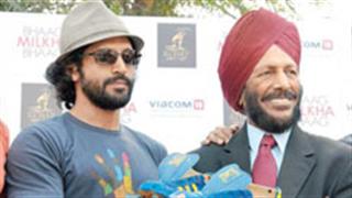 Respect! Milkha Singh charged only Re 1 for his biopic feat. Farhan