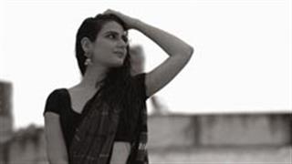 Twitterati are left smitten by Fatima Sana Shaikh's recent saree post; call her one of a kind