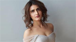 कोरोना महामारी के कारण बेरोजगार हुई फातिमा सना शेख, पैपराजी को किया हैरान!