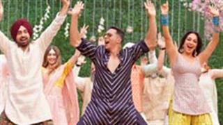 गुड न्यूज़ से पार्टी नंबर 'सौदा खरा - खरा' रिलीज़!