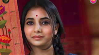 SAYALI SANJEEV in GOSHT EKA PAITHANICHI