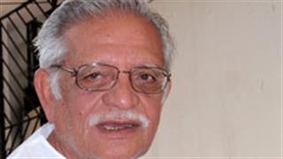 Don't be angry with me, Gulzar tells Karachi fest organiser