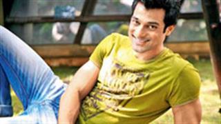 Hanif Hilal bags a role in Deepak Tijori's film