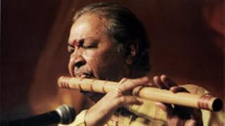 Son makes a Lyrical moving documentary on Flautist Hariprasad Chaurasia