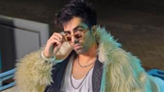 Harrdy Sandhu's unique winter avatar gives a perfect vogue goal for the season to his fans!