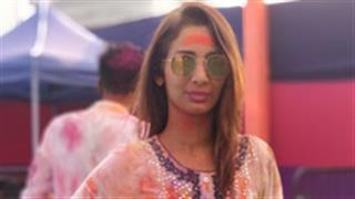 Actress Heena Panchal celebrate the festival of colours