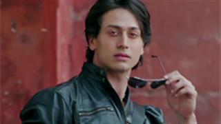 'Heropanti' Flute Song 'Whistle Baja' dedicated to flute players