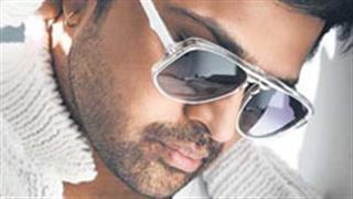 Himesh Reshammiya is back in his lucky cap