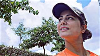 Hina Khan shares lively selfies with her fans!