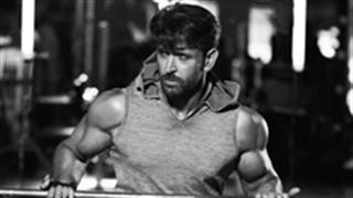 Hrithik Roshan's gesture towards his fans proves just how much he loves them!