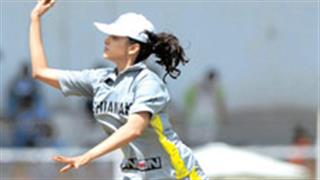 Eesha Koppikar is no IPL fan