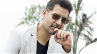 Singer Jasbir Jassi, brings Bollywood stalwarts Sonu Sood, Manoj Bajpai & cricketers Virendra Sehwag, Suresh Raina have joined hands for this melancholy song 'Be Strong'