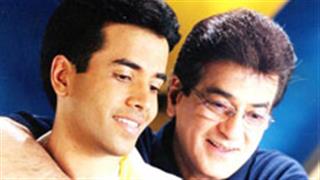 Jeetuji and Tusshar on Comedy Nights with Kapil