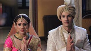 Jijaji Chhat Per Hain: Finally, Murari gets Elaichi and Pancham married