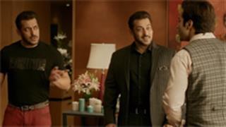 Watch: When Judwaa 1 met Judwaa 2!