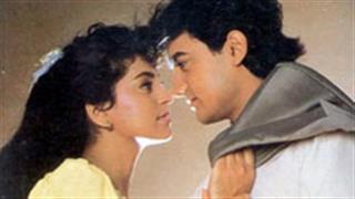 Juhi flattered by 'idol' Lata's compliment