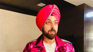 Actor Kanwalpreet Singh becomes Blingy Singh for Kamla Pasand's new advertisement