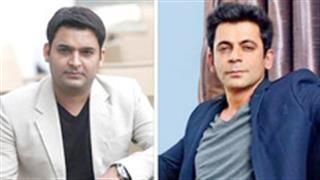 OMG! Kapil hit Sunil with a shoe?