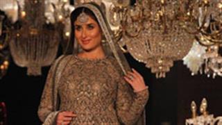 When Kareena got 'emotional' while walking LFW runway