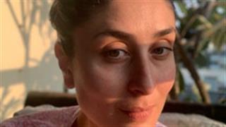 Kareena's latest selfie is all about her pregnancy glow!