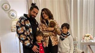 Ayushmann Khurrana celebrates new year with his family, shares adorable picture!