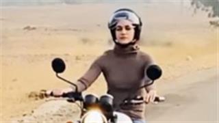 Bachchan Pandey actress Kriti Sanon fulfils her wish of riding a bike on Priyanka and Ranbir's song!