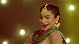 Cute kid dances on 'Laung Laachi' Neeru Bajwa shares video