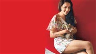 Santoshi powerless in front of Hot Lekha Washington