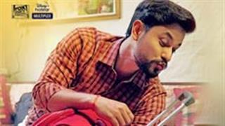 लूटकेस के नए मज़ेदार पोस्टर्स जारी, दिखी कुनाल और उनके प्यार की केमिस्ट्री!