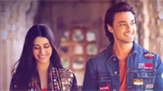 It's a sunny day out for Aayush Sharma and Warina Hussain at Delhi